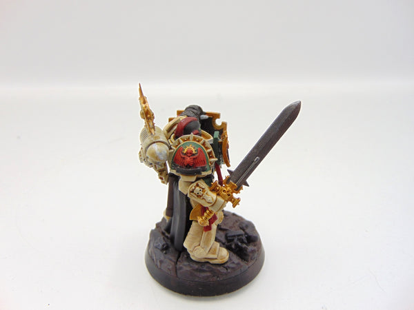 Primaris Captain with Relic Shield