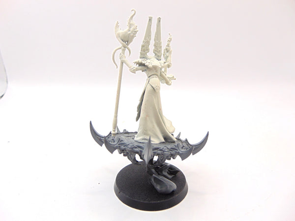 Gaunt Summoner on Disc of Tzeentch