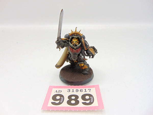 Primaris Captain in Gravis Armour