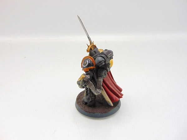 Primaris Captain in Gravis Armour