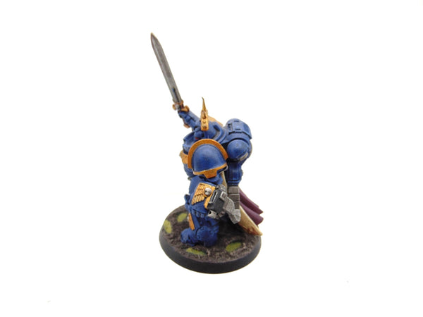 Primaris Captain In Gravis Armour