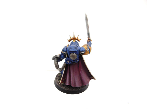 Primaris Captain In Gravis Armour