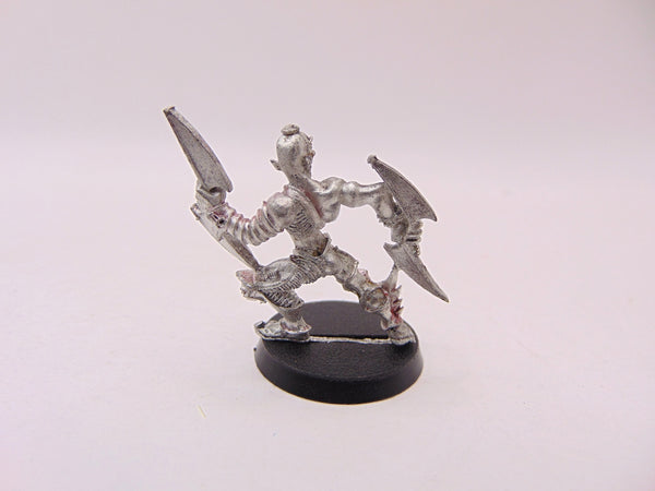 Wych with Hydra Knives