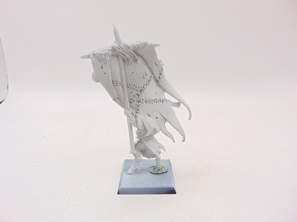 Wargor Battle Standard Bearer
