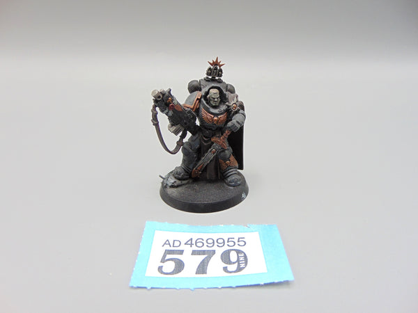 Primaris Captain in Gravis Armour