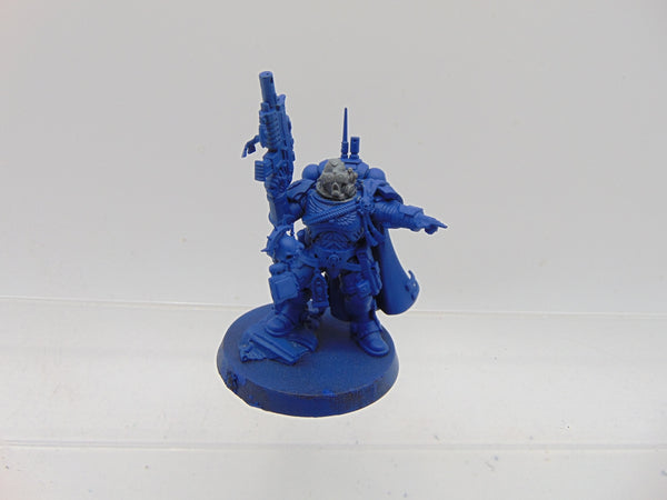 Primaris Captain in Phobos Armour