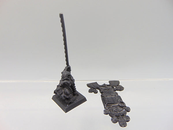 Ltd Ed Army Box Dwarf Army Standard Bearer