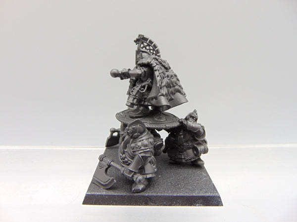 Dwarf Lord with Shieldbearers