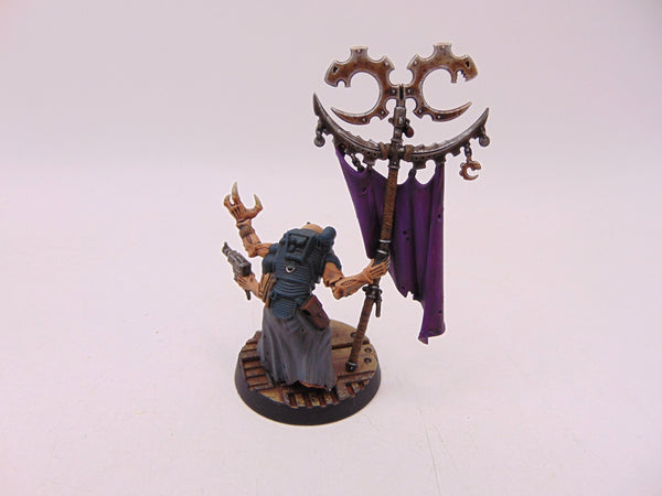 Acolyte Iconward