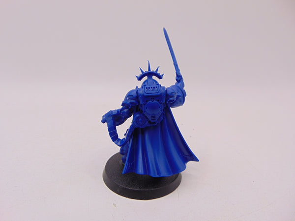 Primaris Captain in Gravis Armour