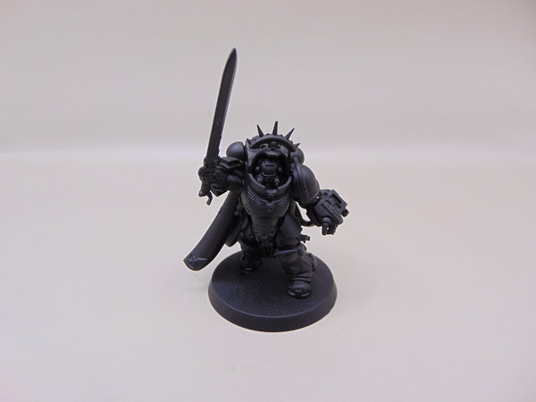 Primaris Captain in Gravis Armour
