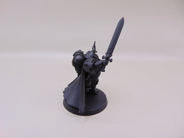Primaris Captain in Gravis Armour