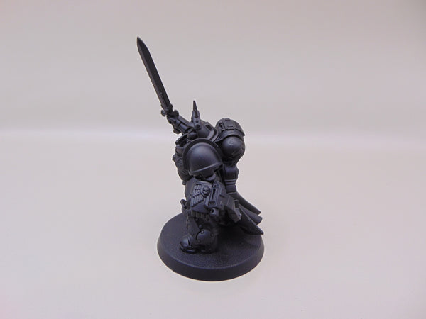 Primaris Captain in Gravis Armour