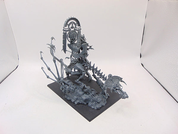Tomb King on Necrolith Bone Dragon
