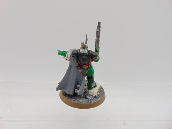 Primaris Captain in Phobos Armour