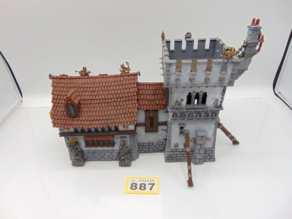 Fortified Manor with Fences and Walls