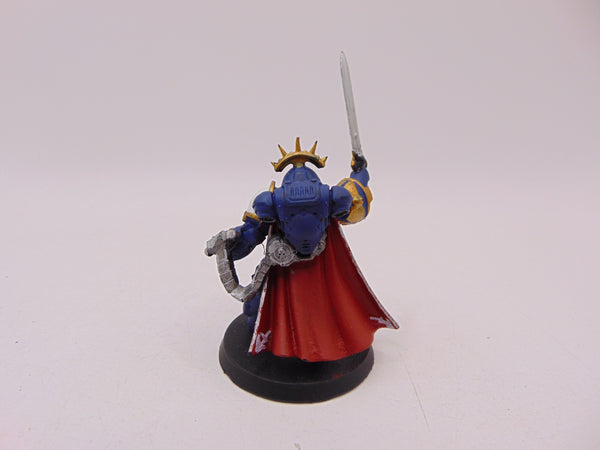 Primaris Captain in Gravis Armour