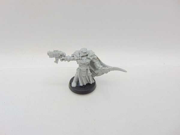 Inquisitor with Bolt Pistol & Power Sword