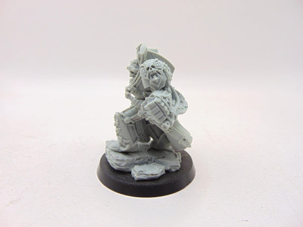 Marneus Calgar in Armour of Antilochus