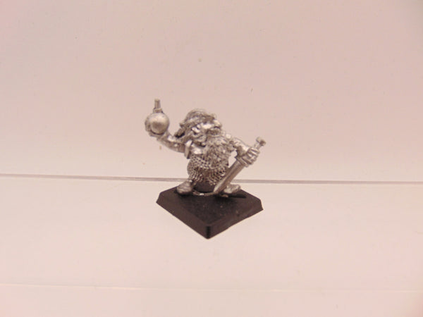 MM10 Marauder Dwarf Warrior Sword & Bomb