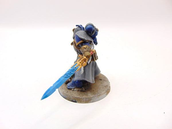 Primaris Librarian in Phobos Armour