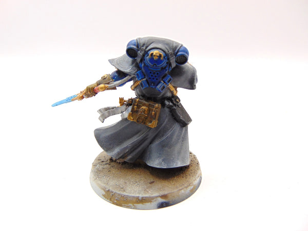 Primaris Librarian in Phobos Armour