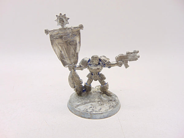 Skulz - Ultramarine Standard Bearer