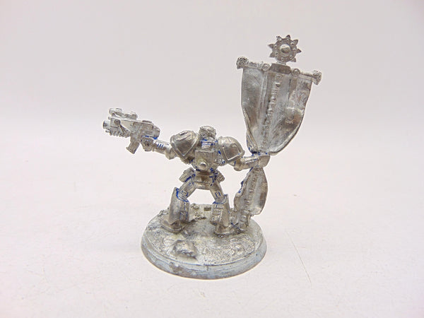 Skulz - Ultramarine Standard Bearer