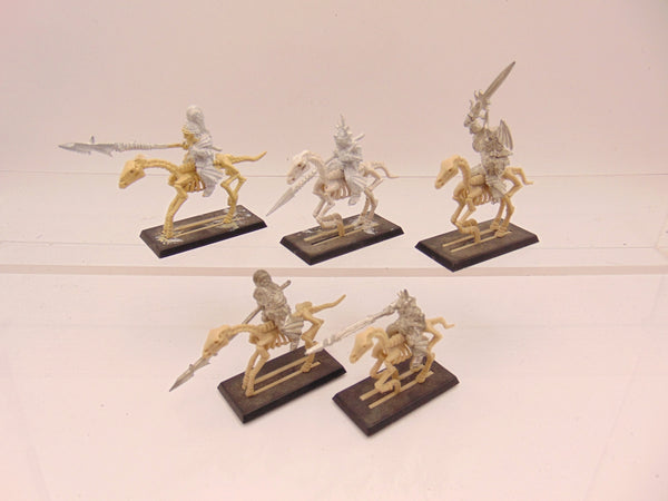 Black / Wight Knights