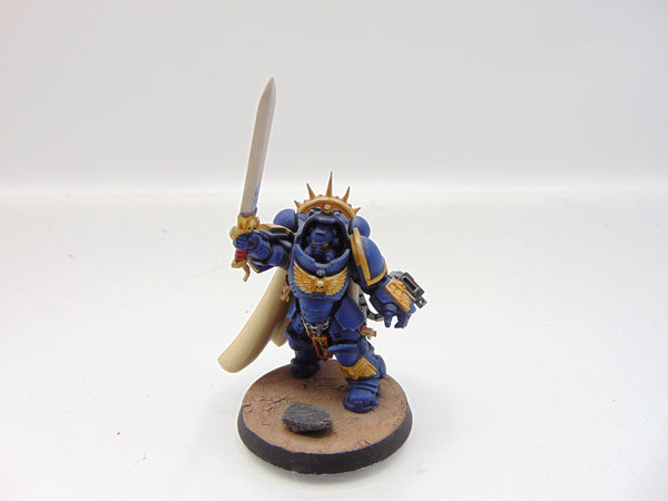 Primaris Captain in Gravis Armour