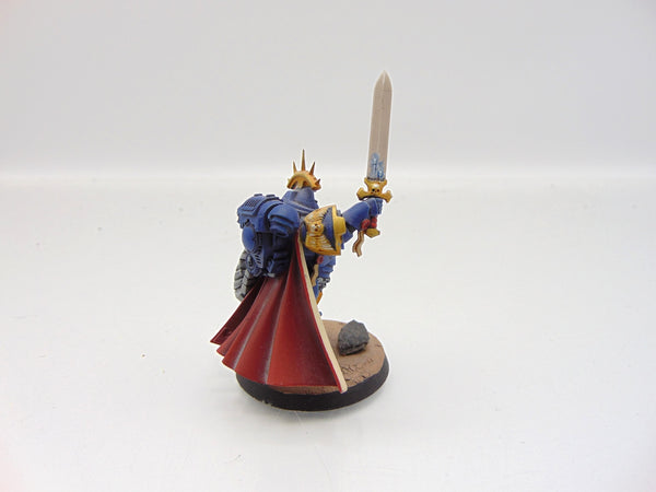 Primaris Captain in Gravis Armour