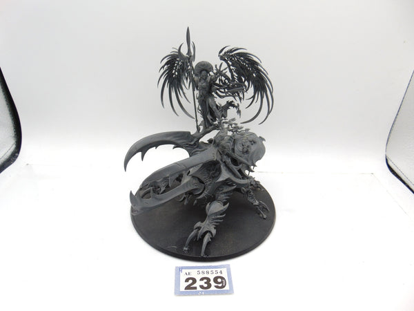 Alarielle the Everqueen