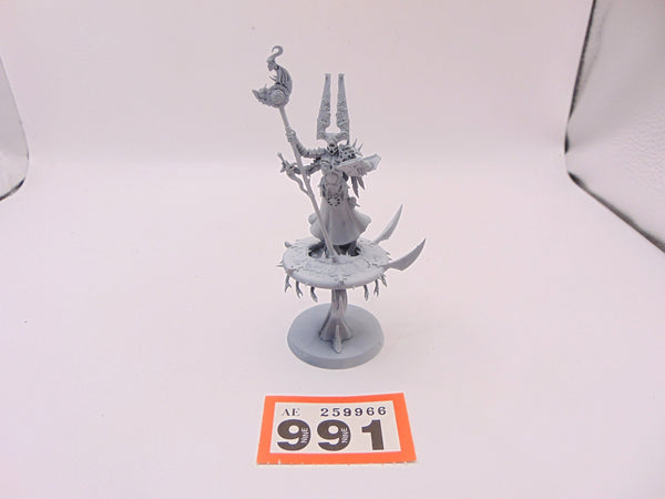 Gaunt Summoner on Disc of Tzeentch