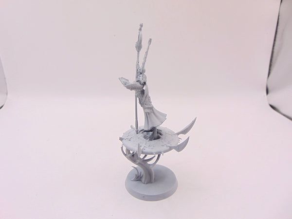 Gaunt Summoner on Disc of Tzeentch