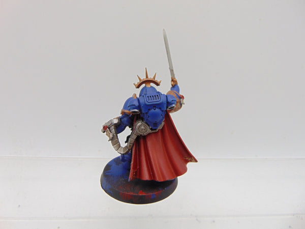 Primaris Captain in Gravis Armour