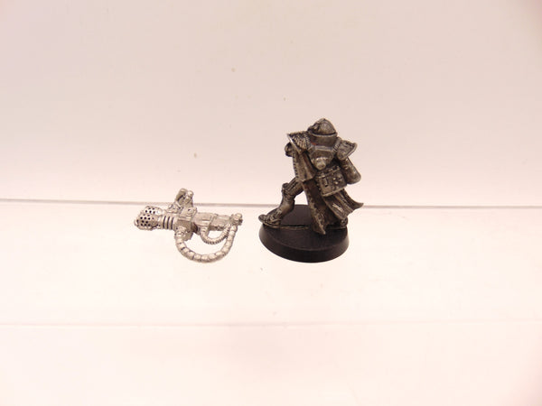 Battle Sister with Heavy Flamer