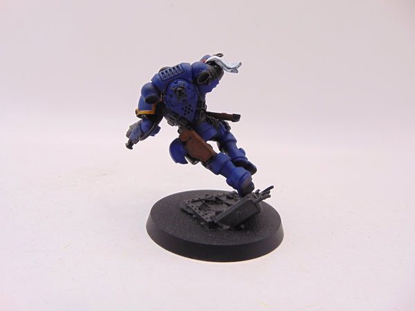 Primaris Lieutenant in Reiver Armour