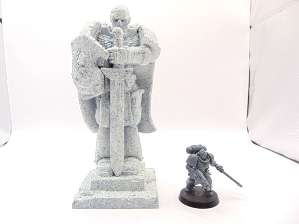 Honoured Imperium Statue