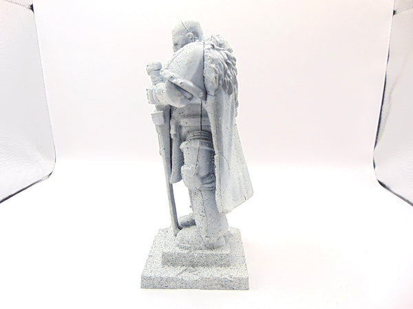 Honoured Imperium Statue
