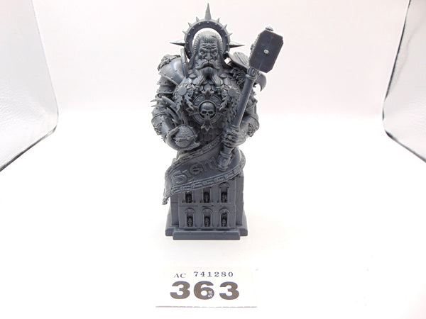 Timeworn Ruins Statue