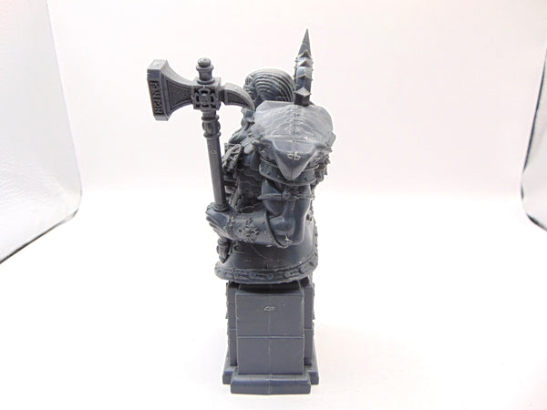 Timeworn Ruins Statue