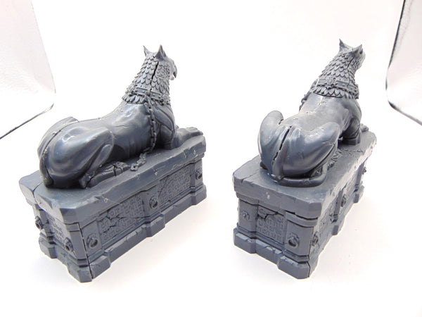 Stormvault Gryph Hounds Statues