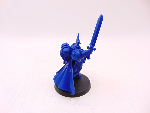 Primaris Captain in Gravis Armour