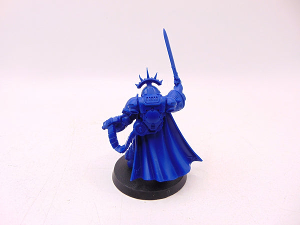 Primaris Captain in Gravis Armour