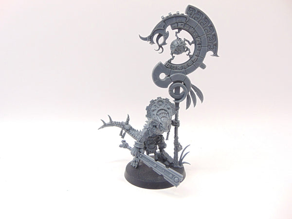 Saurus Astrolith Bearer