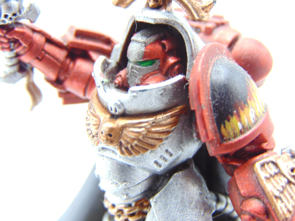 Primaris Captain in Gravis Armour