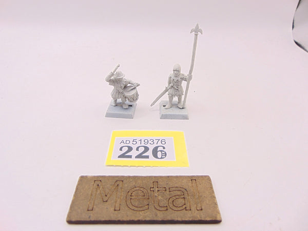 Bretonnian Command Standard and Musician