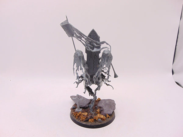 Kurdoss Valentian, The Craven King