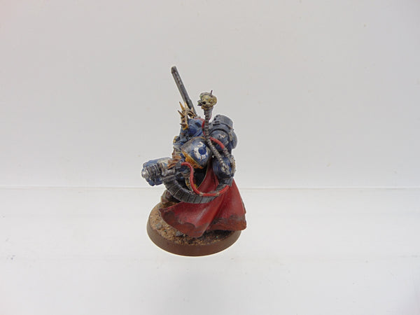 Primaris Captain in Gravis Armour