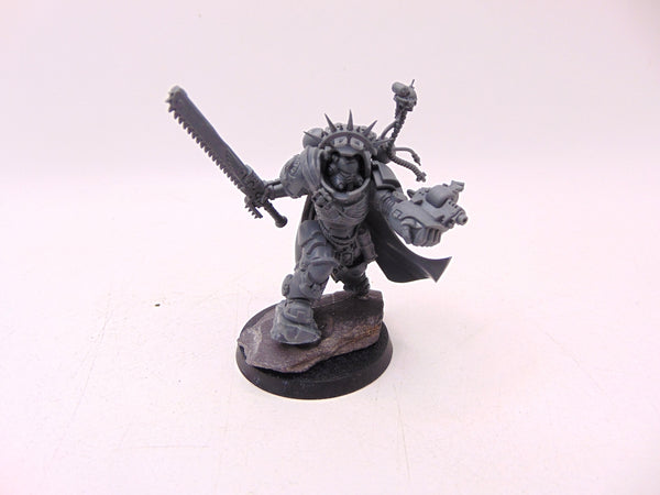 Primaris Captain in Gravis Armour